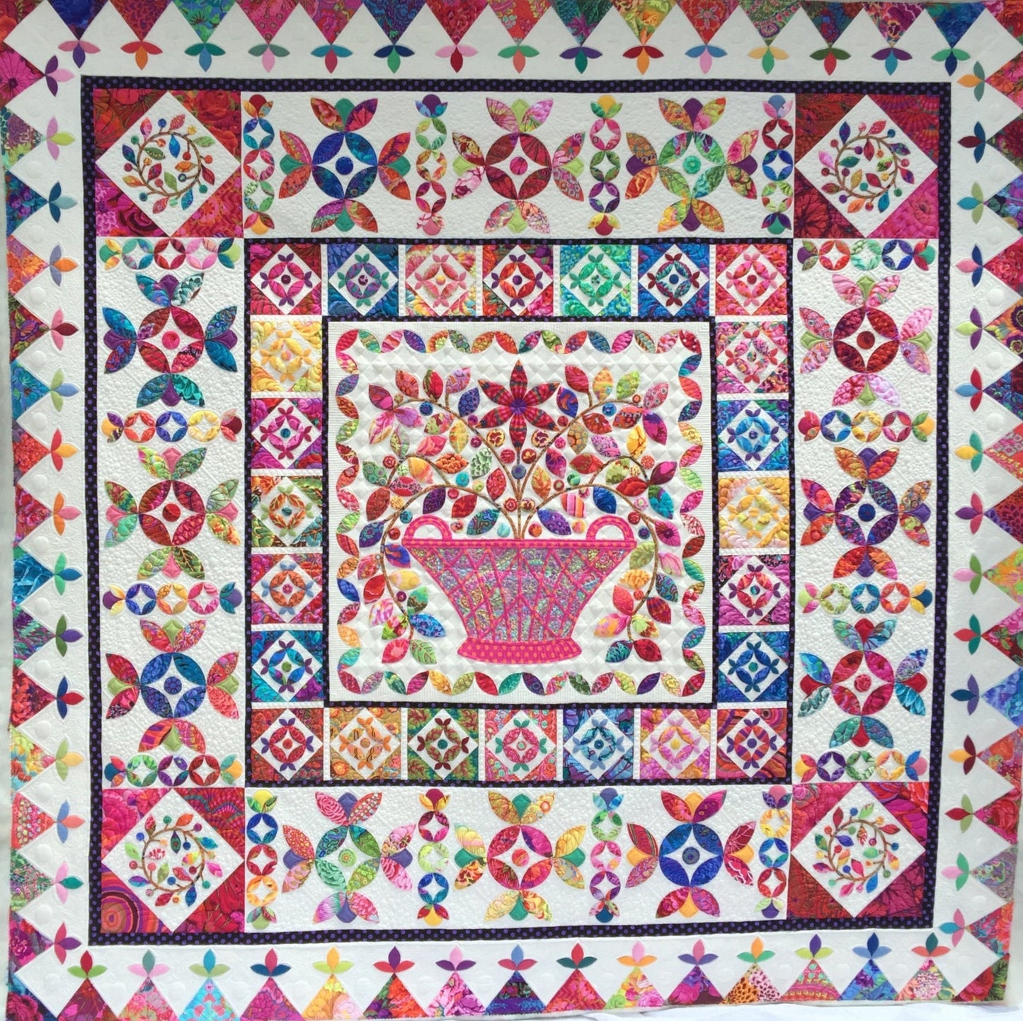 FLOWER BASKET MEDALLION Appliqué Pattern   Kim McLean