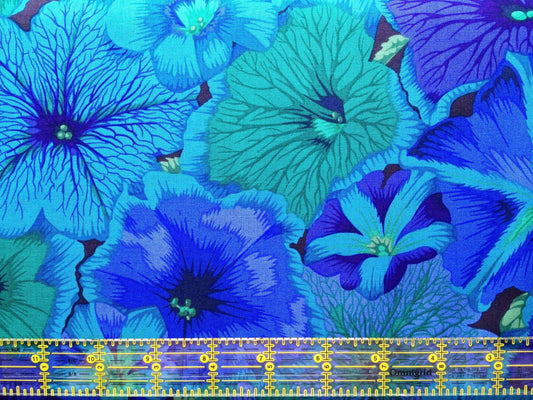 PETUNIAS BLUE PWPJ50 Philip Jacobs