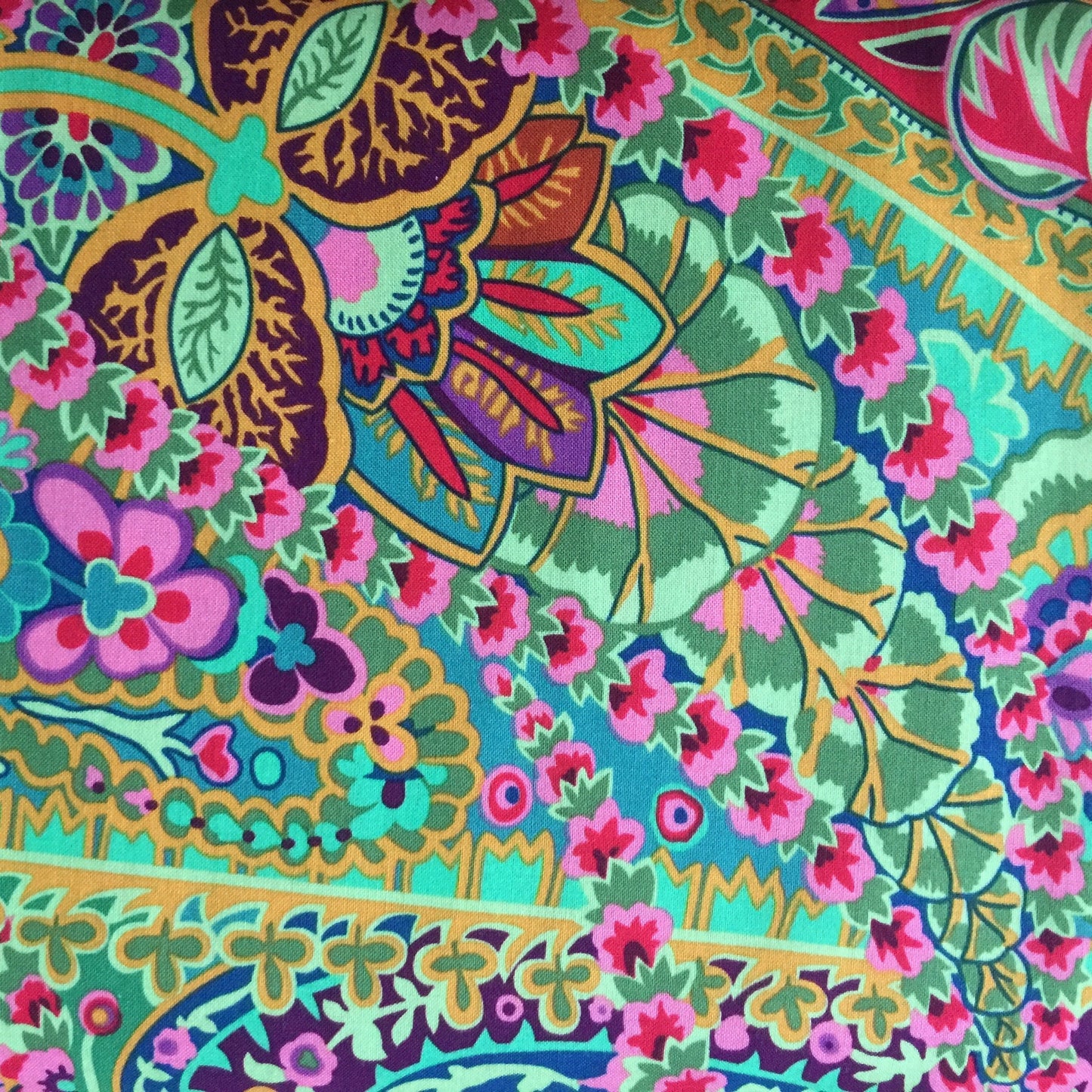 PAISLEY JUNGLE GREEN PWGP60 Kaffe Fassett