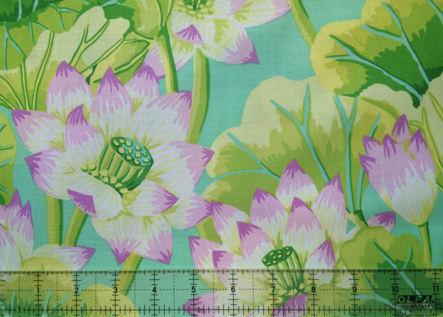 LAKE BLOSSOMS GREEN PWGP093 Kaffe Fassett